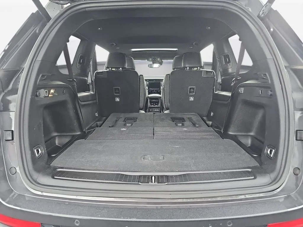 Used 2023 Gray Jeep Altitude image 14