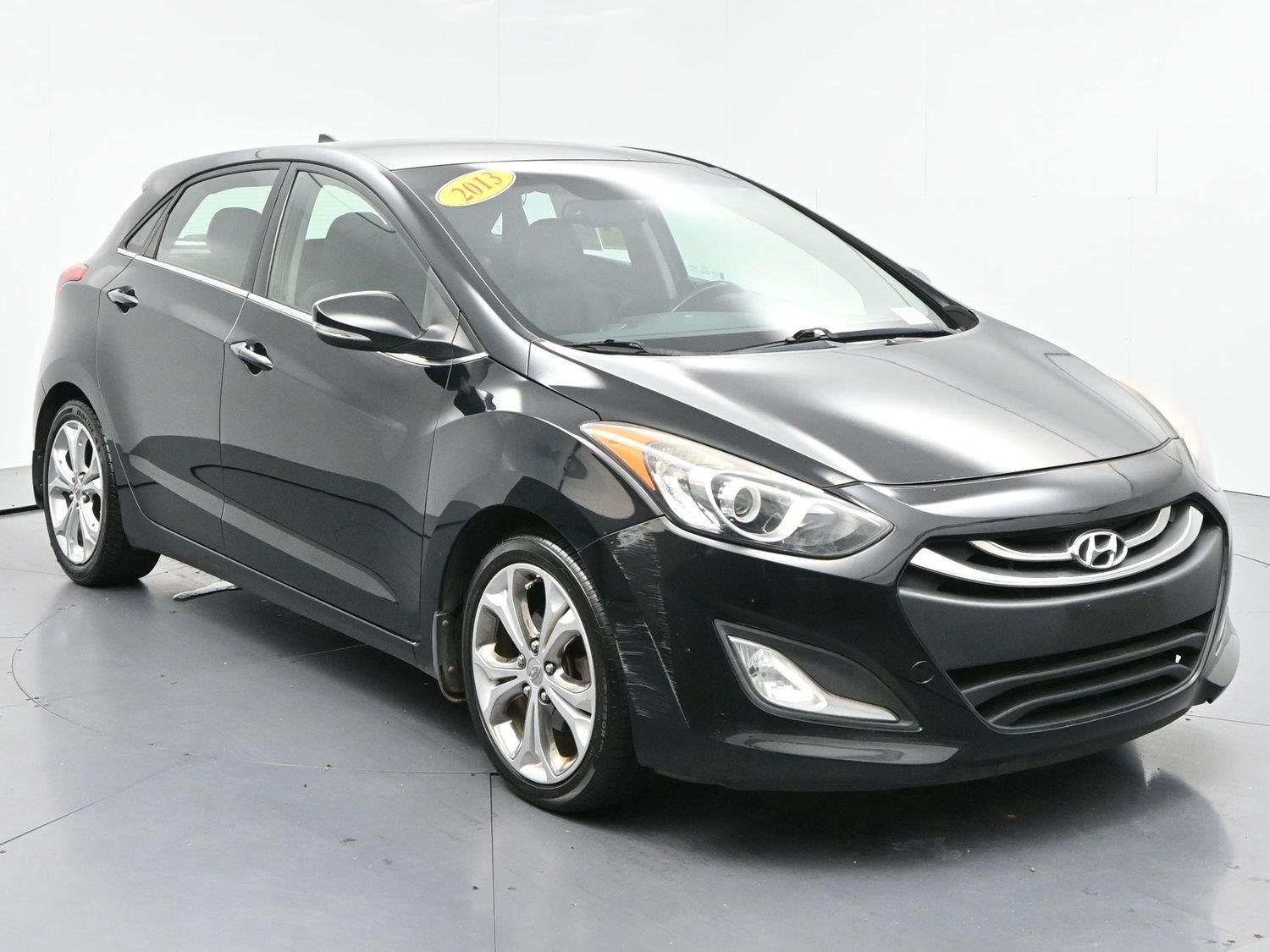 Used 2013 Black Noir Pearl Hyundai 5dr HB Auto PZEV image 2