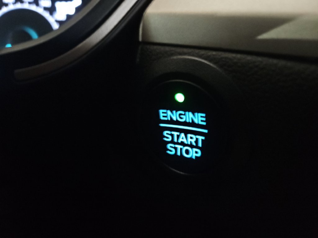 Used 2022 Gray Ford SE image 22