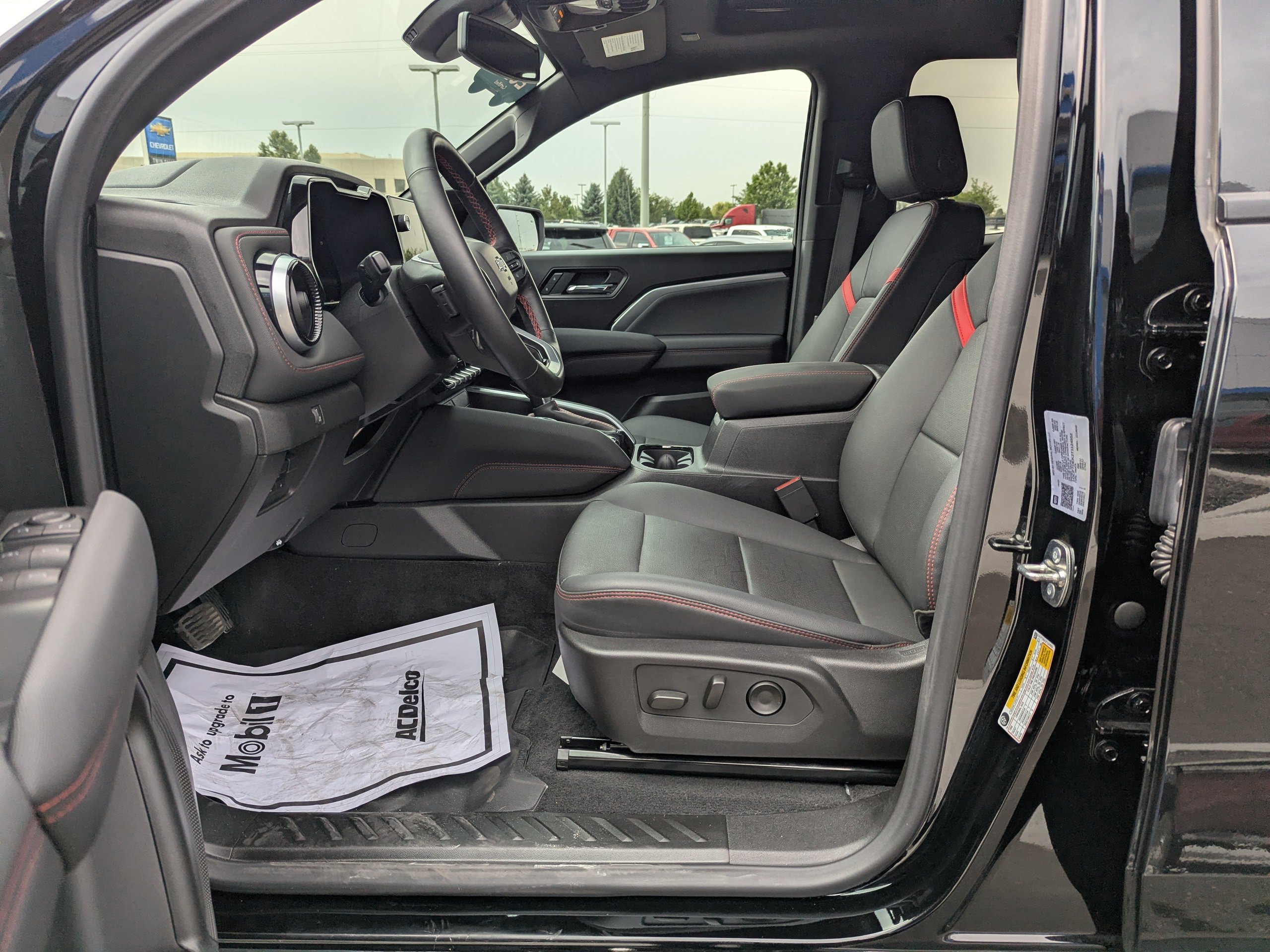 2026 Chevrolet Colorado Z71 - Photo 12