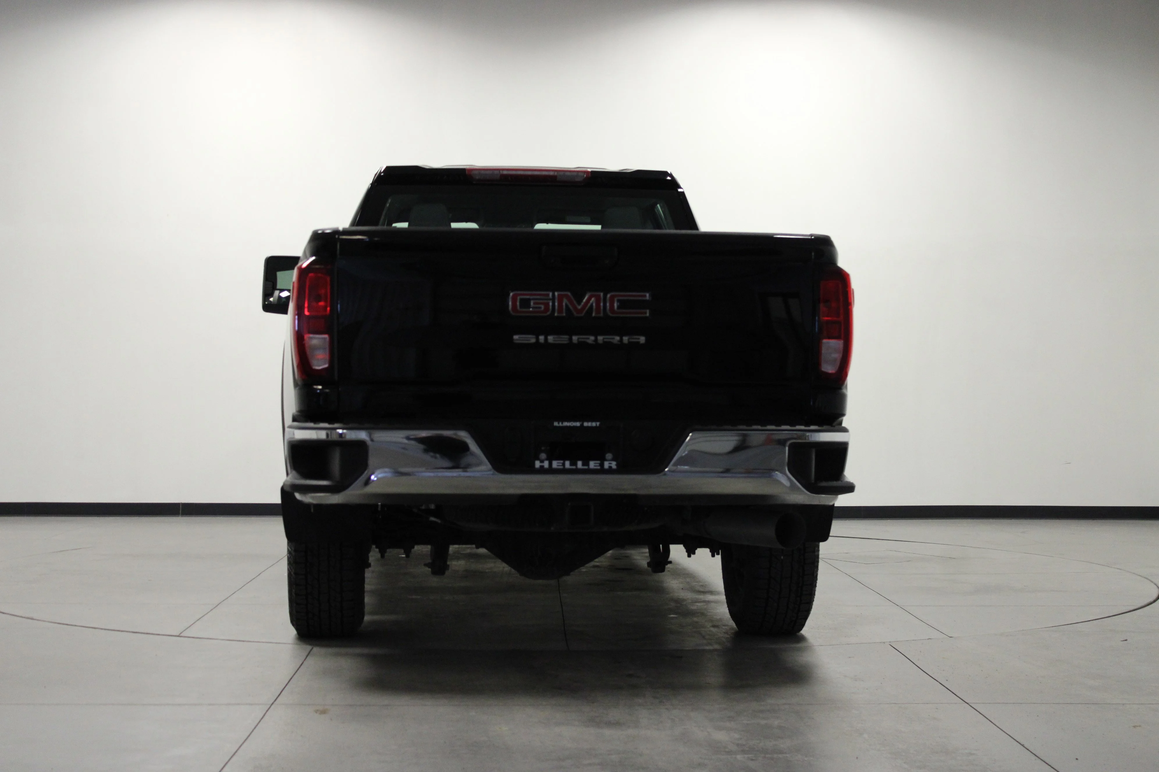 Used 2024 Onyx Black GMC Pro image 5