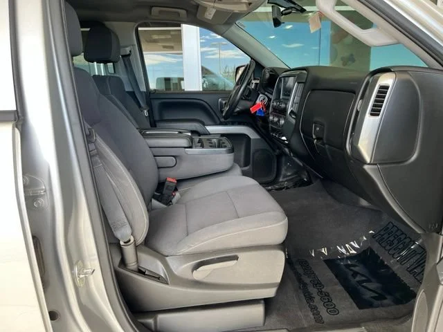 Used 2018 Silver Ice Metallic Chevrolet LT image 49