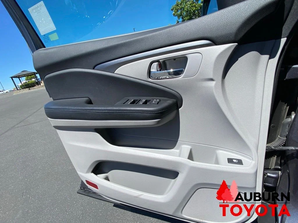 Used 2019 Modern Steel Metallic Honda EX image 36