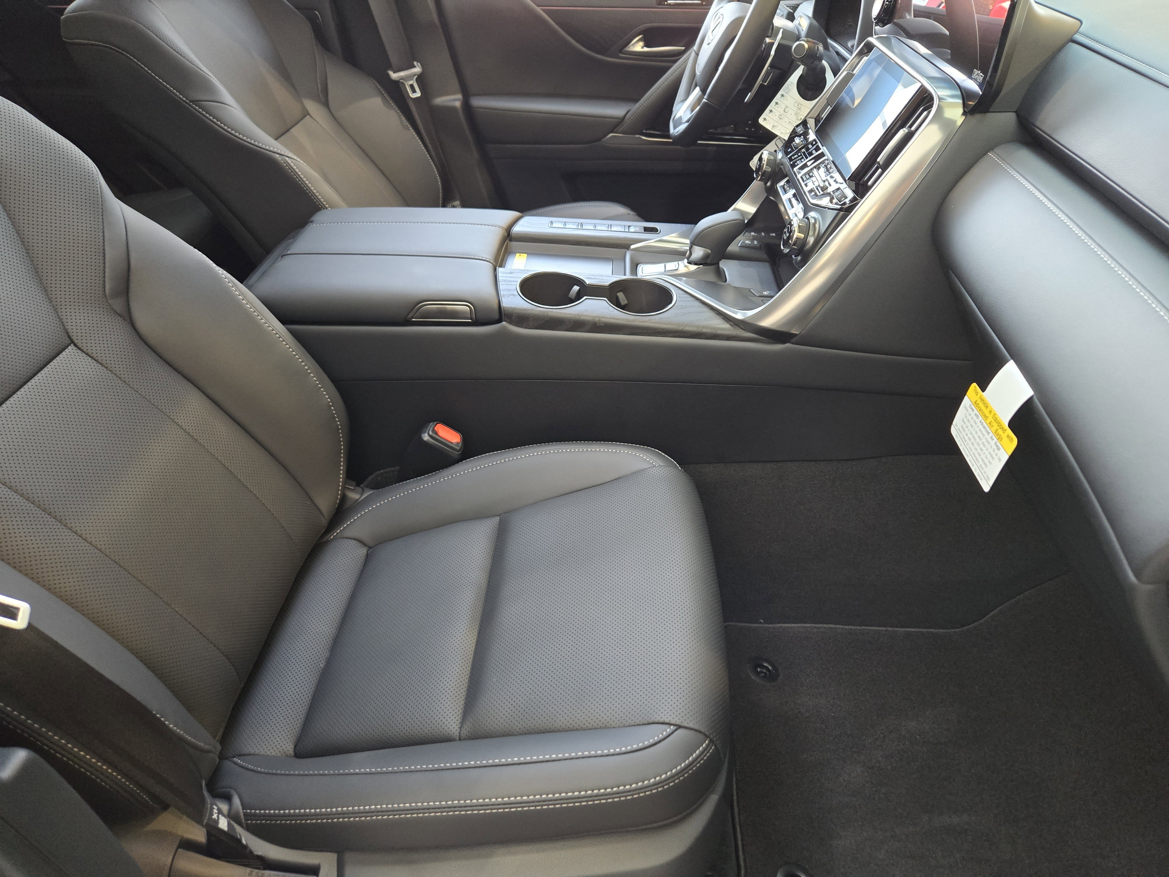 2026 Lexus LX 700h Luxury - Photo 10