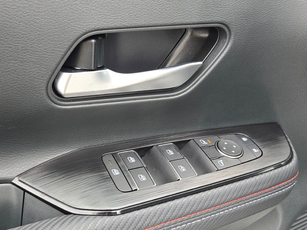 Certified Used 2025 White Nissan SR image 19