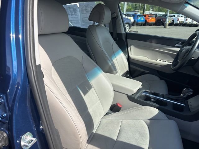 Used 2017 Lakeside Blue Hyundai Sport image 10