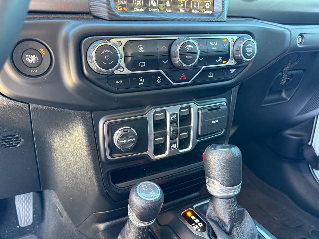 Used 2023 White Jeep Willys image 21