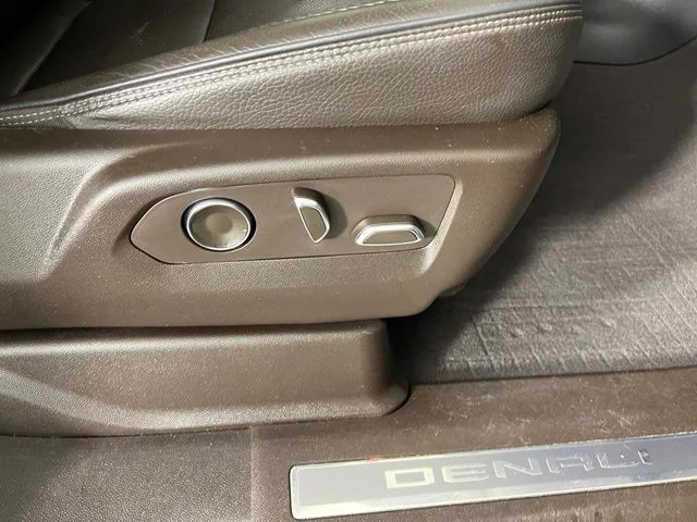 Used 2021 White GMC Denali image 50