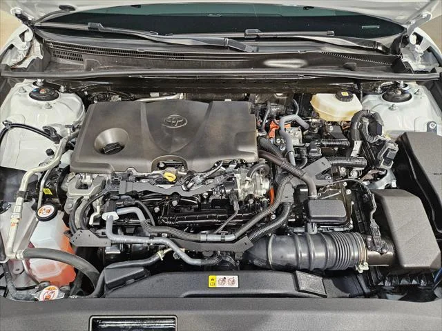 Certified Used 2025 WIND CHILL PEARL Toyota  image 19