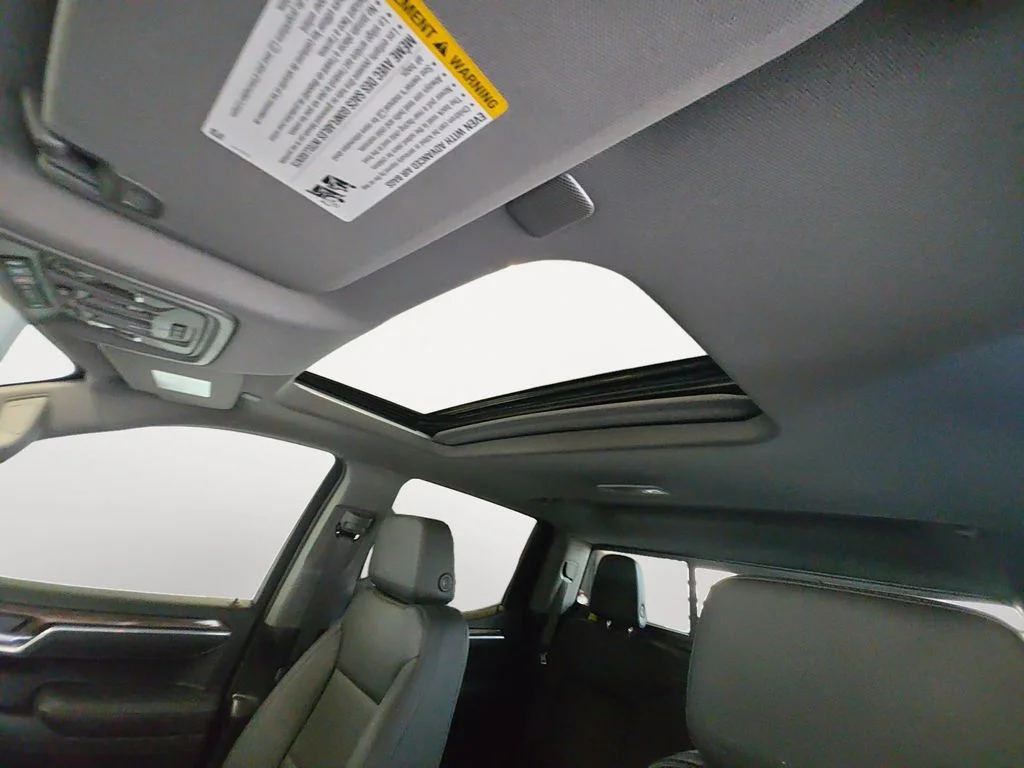 Used 2025 White Chevrolet RST image 12