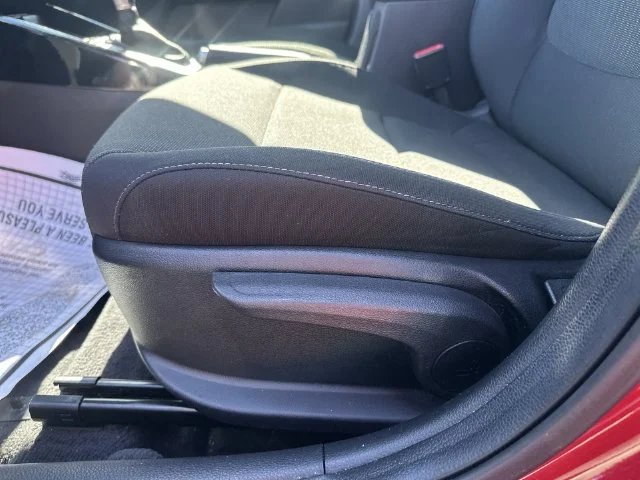 Used 2018 Red Kia EX image 16