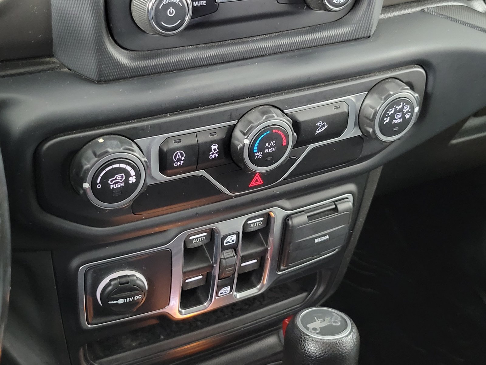 Used 2019 Yellow Jeep Unlimited Sport S image 20