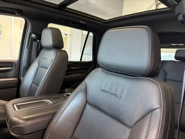 Used 2022 Black GMC Denali image 17