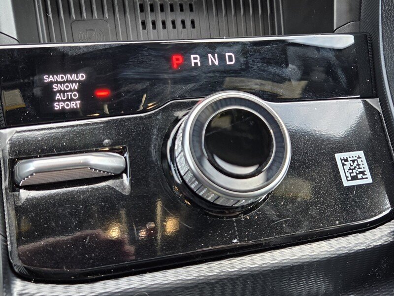New 2026 Diamond Black Crystal Pearl-Coat Exterior Paint Jeep LAREDO ALTITUDE 4X4 image 24