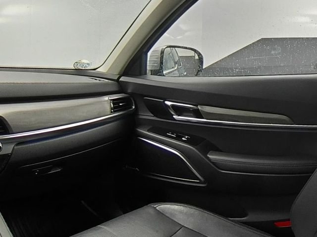 Used 2022 Silver Kia SX image 40