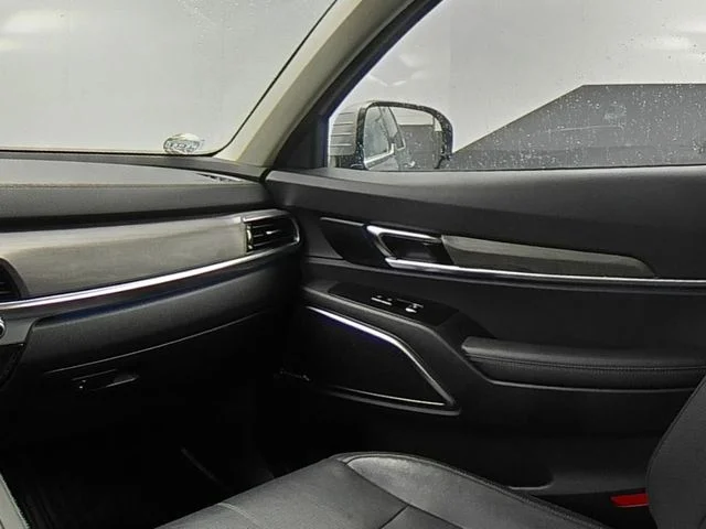 Used 2022 Silver Kia SX image 40