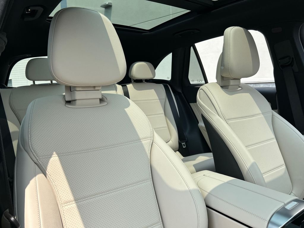 New 2026 Cirrus Silver Metallic Mercedes-Benz GLC 300 image 27