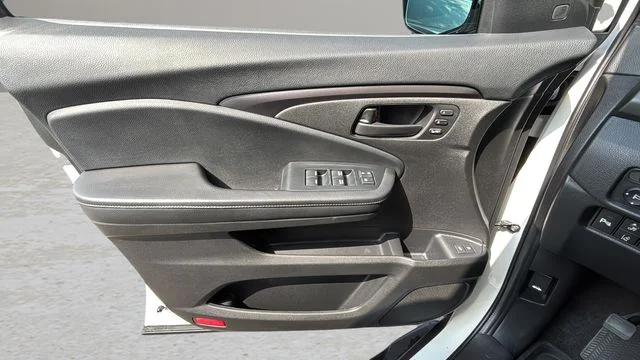Used 2022  Honda EX-L image 17