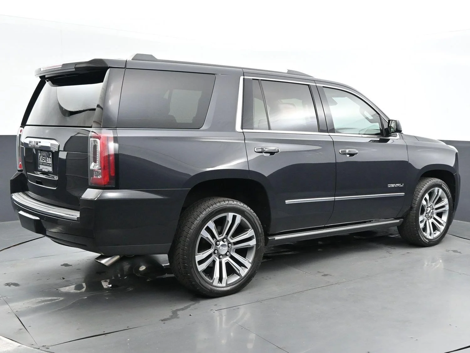 Used 2020 Carbon Black Metallic GMC Denali image 7