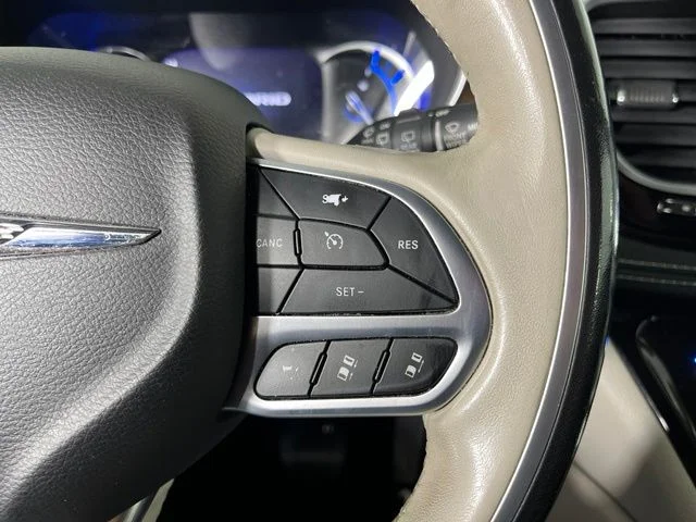 Used 2021 Gray Chrysler Limited image 21