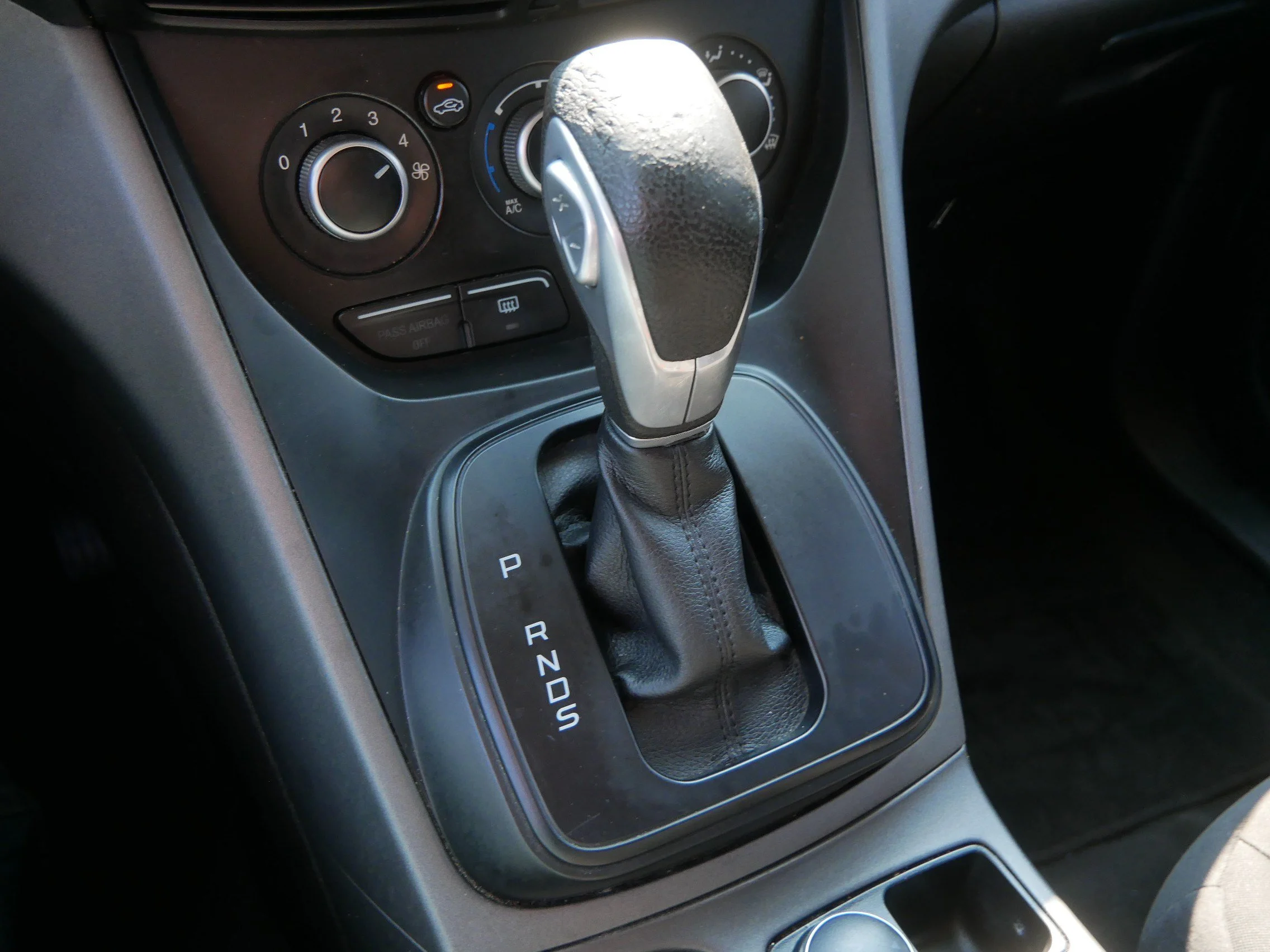 Used 2014 Sterling Gray Metallic Ford S image 27