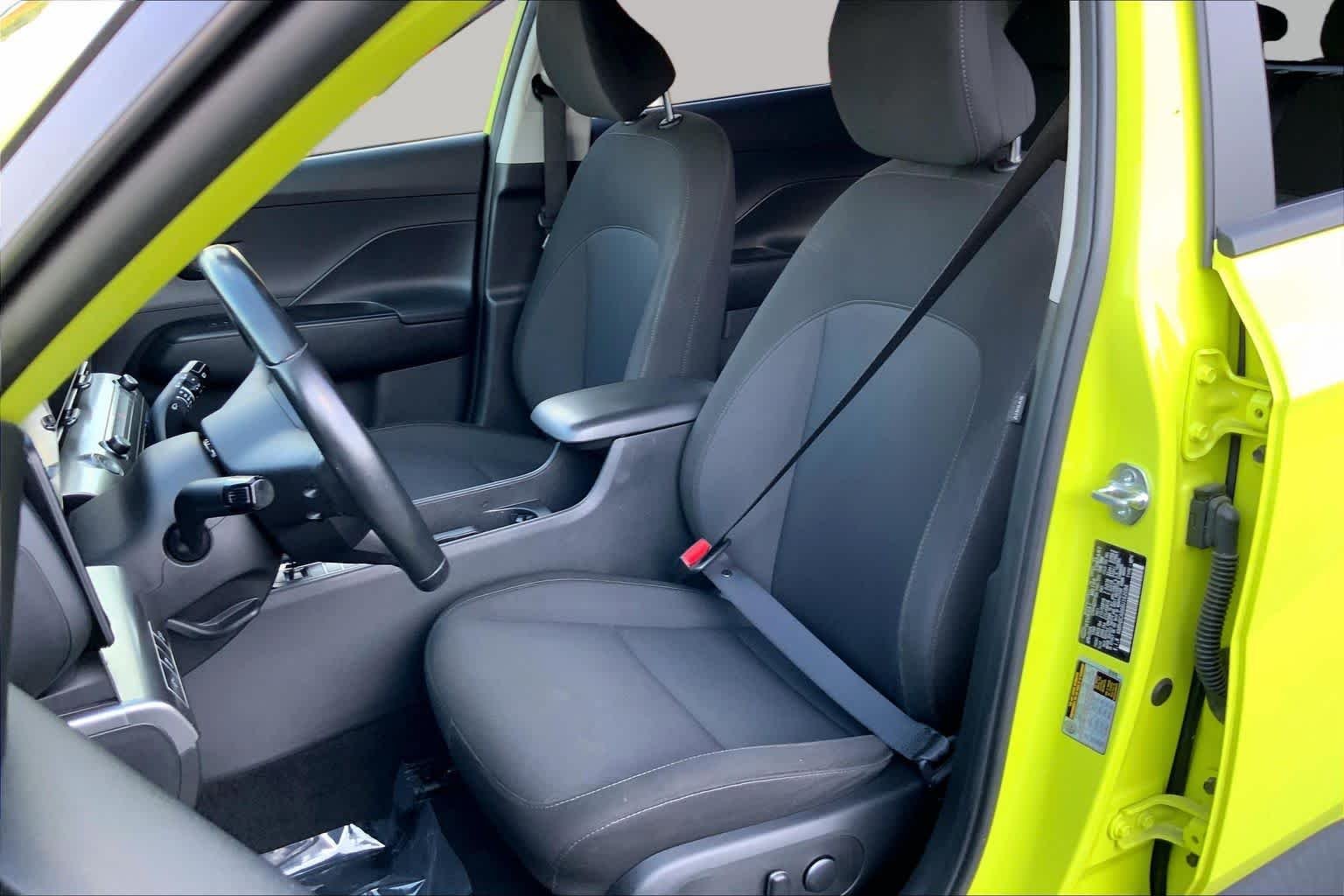 Used 2024 Neoteric Yellow Hyundai SEL image 7
