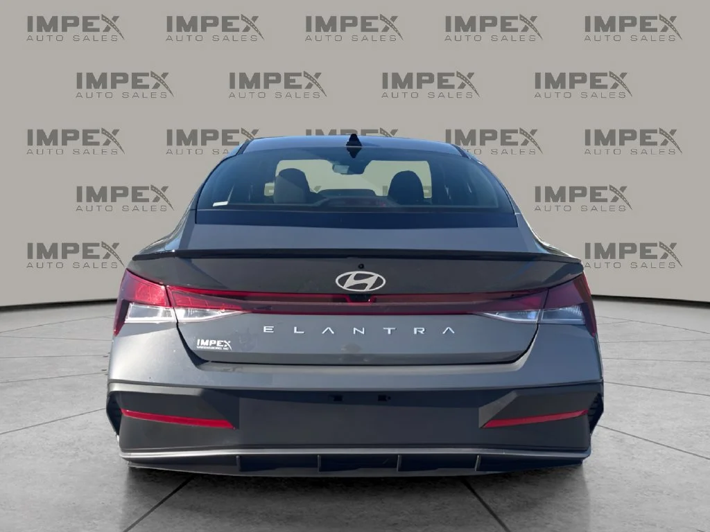 Used 2026 Gray Hyundai SEL Sport image 4