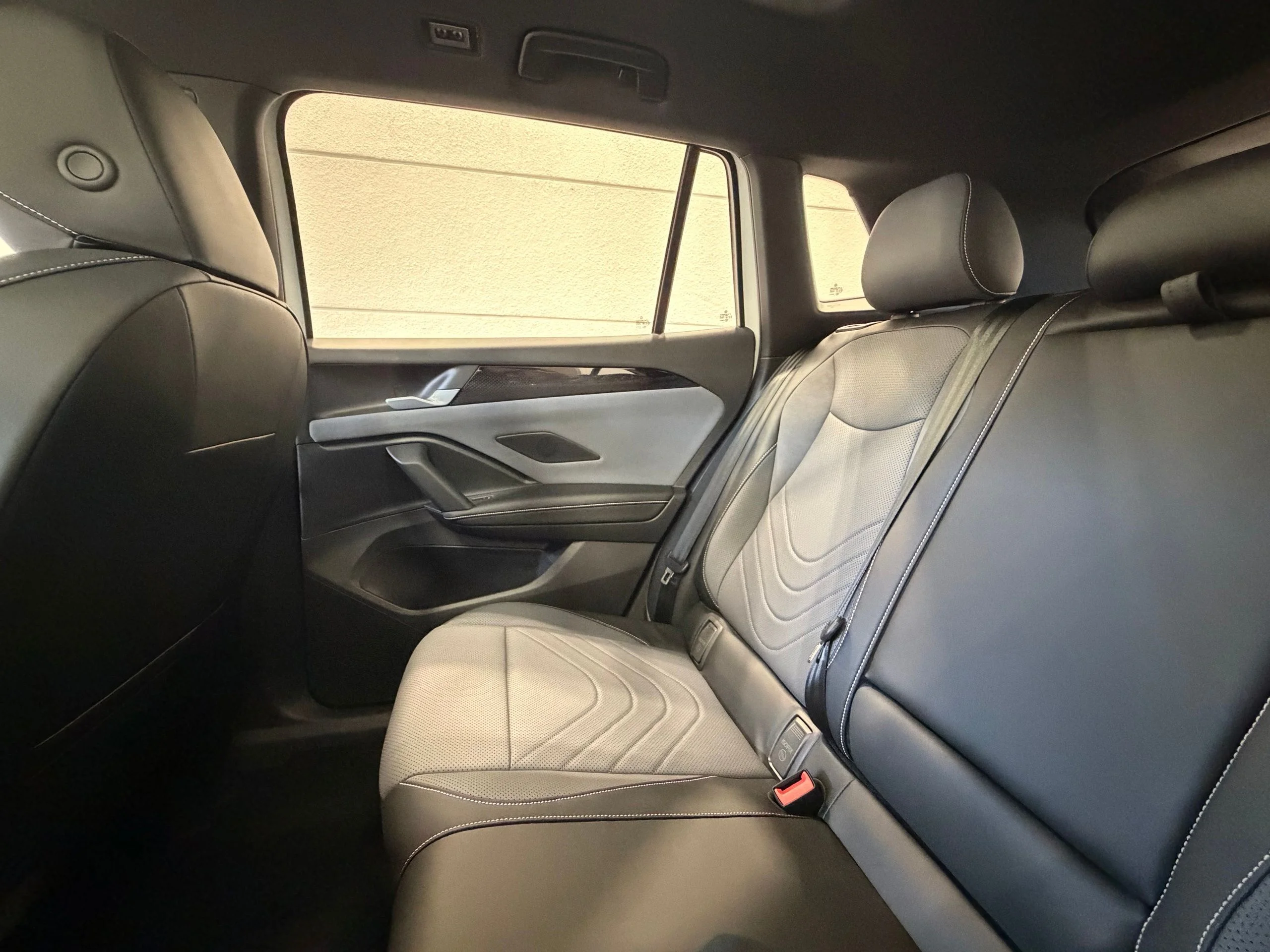 New 2026 White Volkswagen 2.0T SE R-Line Black image 33