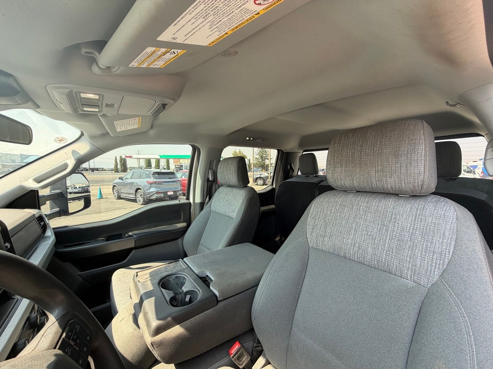 Used 2025 Oxford White Ford XLT image 7