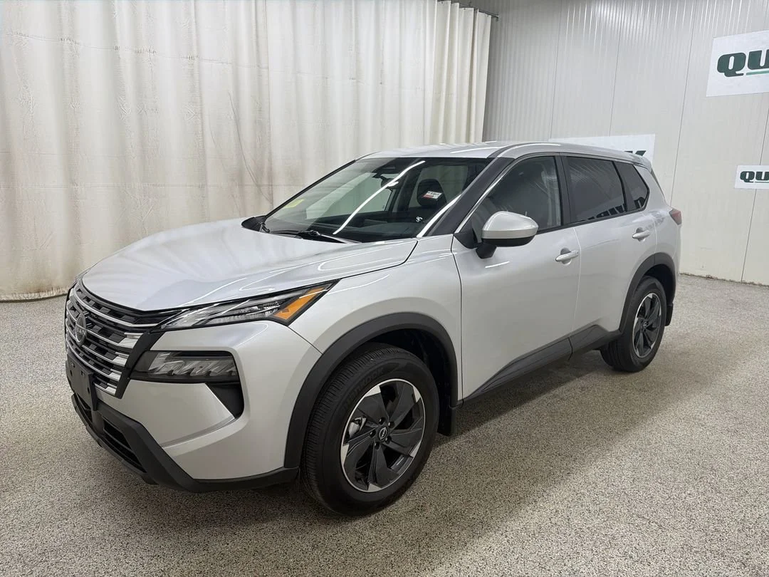 2025 Nissan Rogue SV - Photo 4