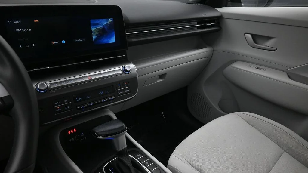 Used 2024 Gray Hyundai SEL image 8