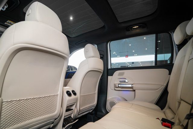 Used 2026 White Mercedes-Benz GLB 250 image 13