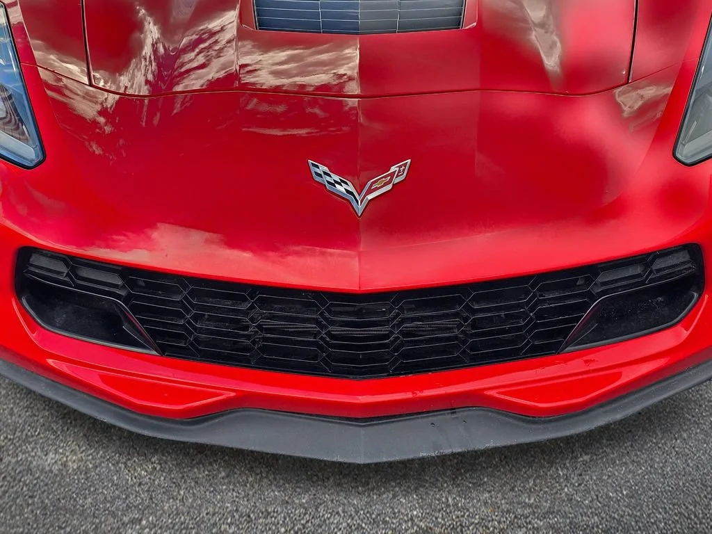 Used 2018 TORCH RED Chevrolet Grand Sport 1LT image 3