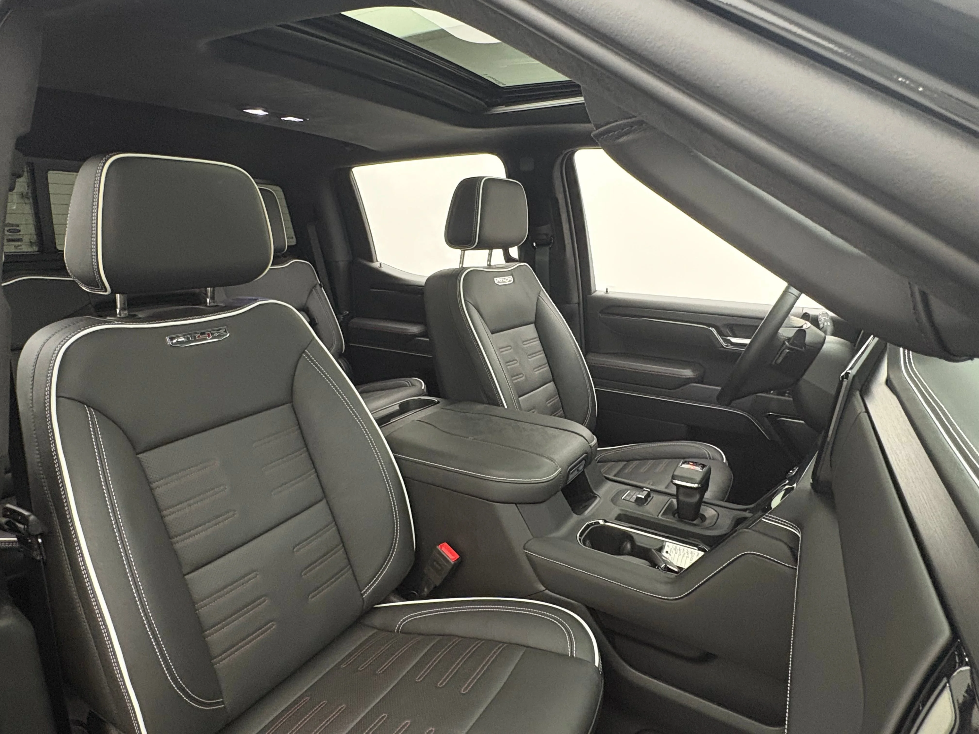 Used 2024 Onyx Black GMC AT4X image 41