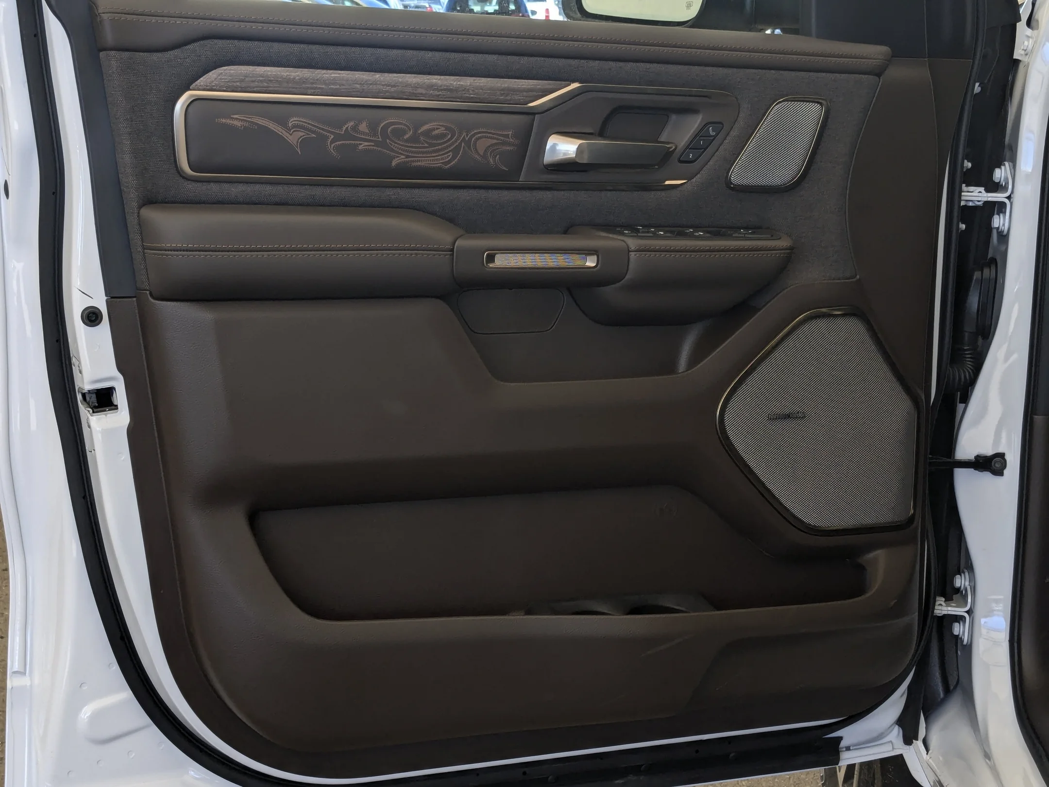 New 2026 White RAM Limited Longhorn - - Longhorn Leather - Body-Colour Bumper Grp - Heated Seats & More! image 11
