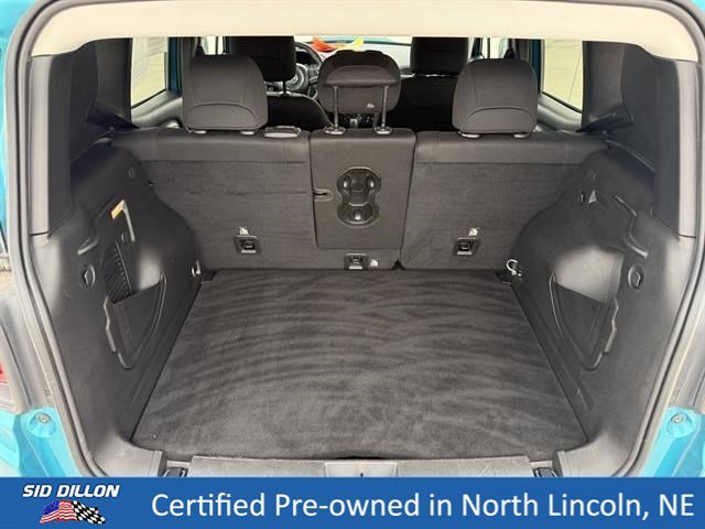 Used 2022 Bikini Metallic Clearcoat Jeep Latitude image 11