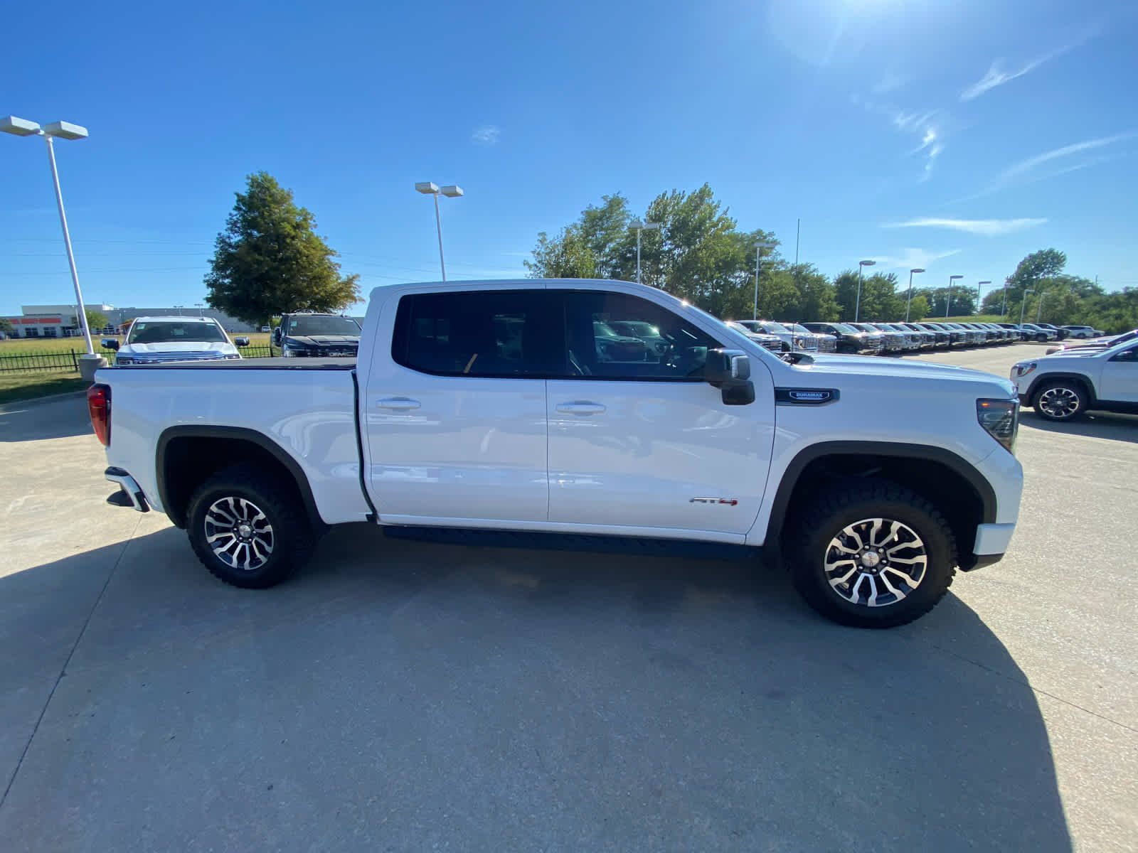 Used 2023 SUMMIT WHITE GMC AT4 image 3