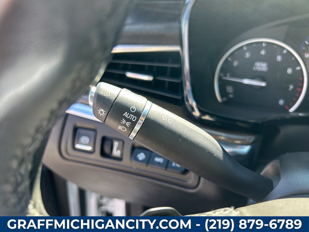 Used 2017 CRYSTAL WHITE TRICOAT Cadillac Platinum AWD image 46