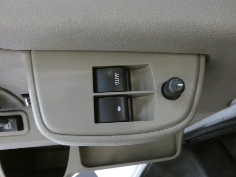 Used 2023 SUMMIT WHITE Chevrolet RWD 2500 135" image 18