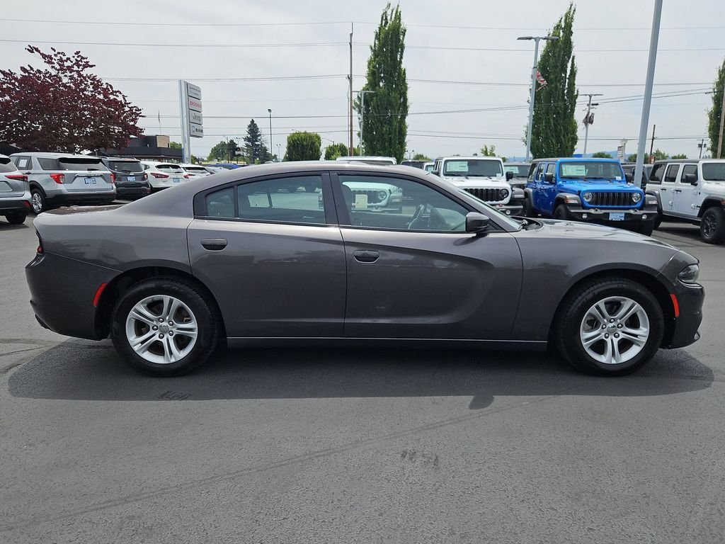 Used 2022 Granite Crystal Metallic Clearcoat Dodge SXT image 7