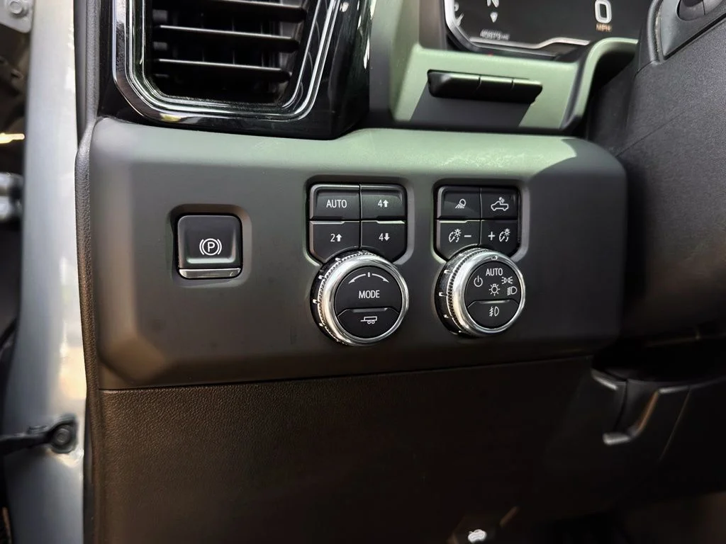 Used 2025 Silver GMC AT4X image 23