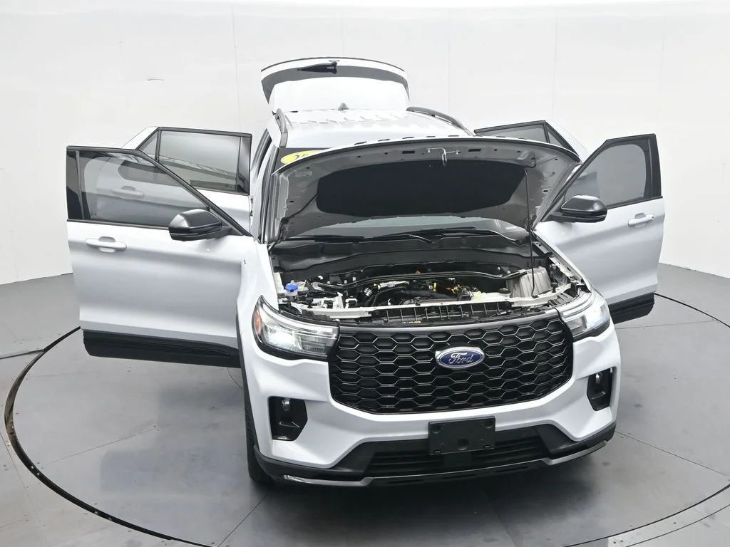 Certified Used 2026 White Metallic Ford ST-Line image 39