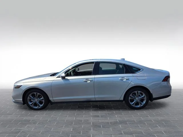 Used 2024 Silver Honda EX image 4