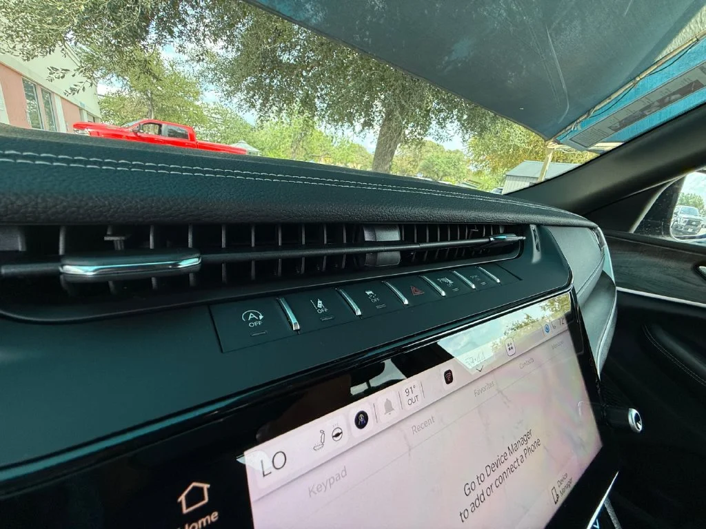New 2027 Gray Jeep Laredo Altitude image 23