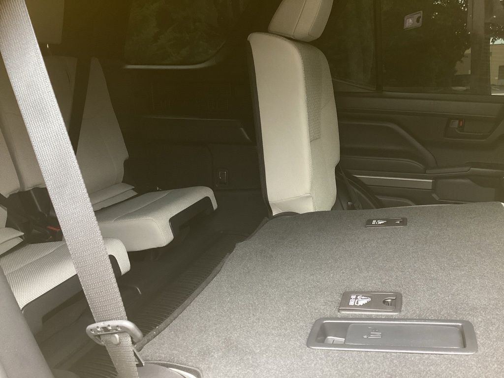 Certified Used 2025  Toyota SR5 image 4