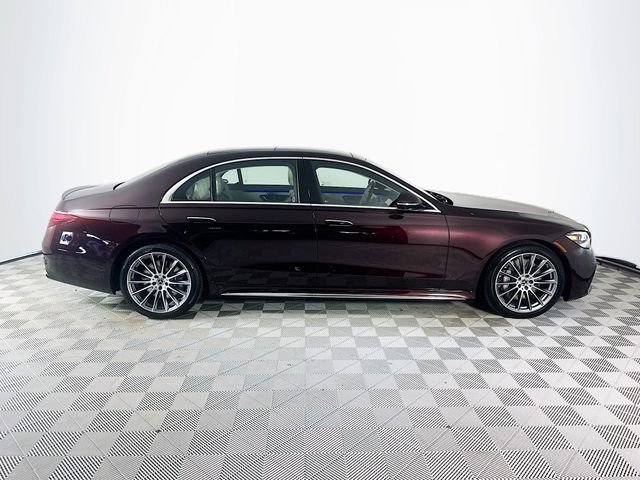 New 2026 MANUFAKTUR Rubellite Red Metallic Mercedes-Benz S 580 image 40