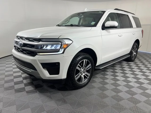 Used 2022 White Ford XLT image 3