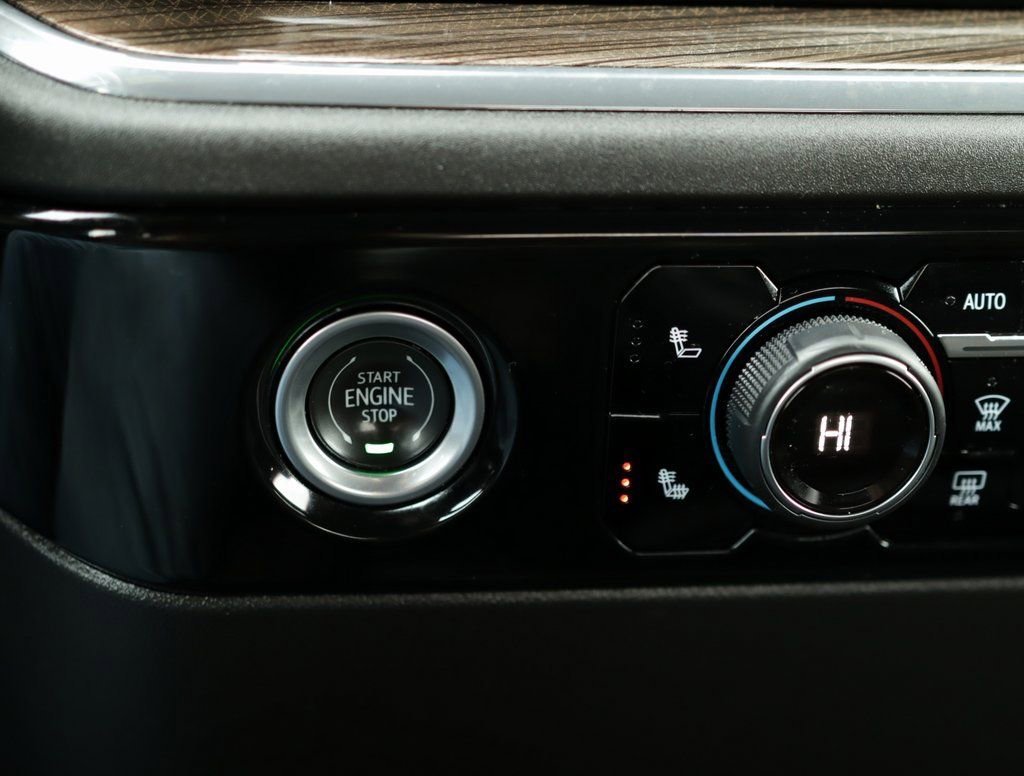 Used 2023 Summit White Chevrolet LT (2FL) image 19