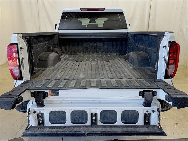 Used 2024 Summit White GMC SLE image 23