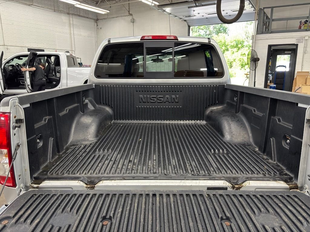 Used 2014 Silver Nissan SV image 11